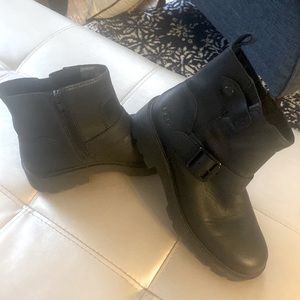 New UGG SAOIRSE WATERPROOF LEATHER MOTO ANKLE BOOTS 7.5 Black